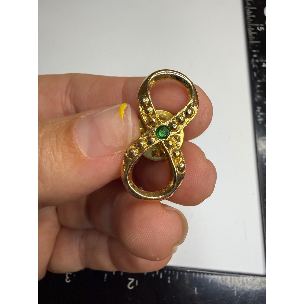 OHC Gold Tone Infinity Figure Eight Lapel Pin Green Rhinestone Beaded Textured